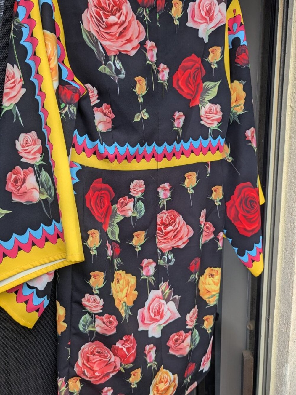 Rose pattern dress - Picture 4 of 4